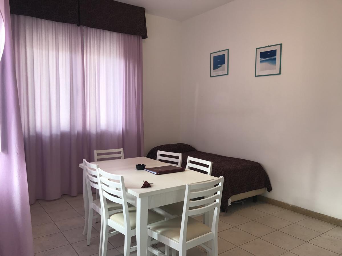 Roma Suite Apartments Cervia Extérieur photo