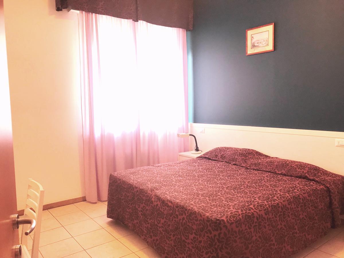 Roma Suite Apartments Cervia Extérieur photo