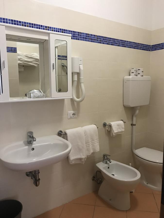 Roma Suite Apartments Cervia Extérieur photo